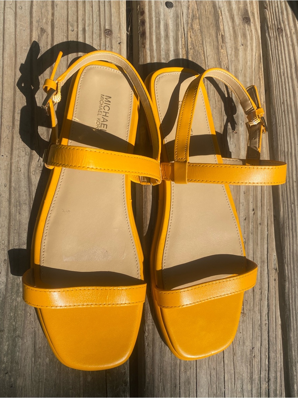🌼(NEW!) MICHAEL KORS- Marigold Leather Slingback Sandals w/ Gold Hardware✨